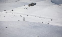بارش برف راه ارتباطی ۲۰۰ روستای شهرستان دلفان را بست