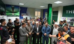 استاندار لرستان به تماشای بازی فوتبال خیبر و شهرداری آستارا رفت+تصاویر