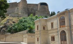 رخت سیاه برتن «فلک الافلاک» در عزای شهید جمهور