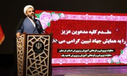 معلمان در روشنگری آحاد مردم برای انتخاب اصلح نقش بسزایی دارند