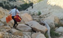 نجات جوان ۱۷ ساله در مناطق سخت گذر کوهدشت