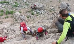نجات کوهنوردان گرفتار در ارتفاعات اشترانکوه