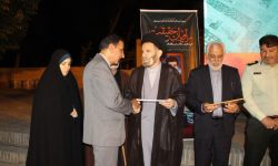 تجلیل از خانواده شهید صارمی در آئین «راویان حقیقت»