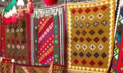 برپایی نوروزگاه در پلدختر با عرضه صنایع‌دستی و سوغات محلی