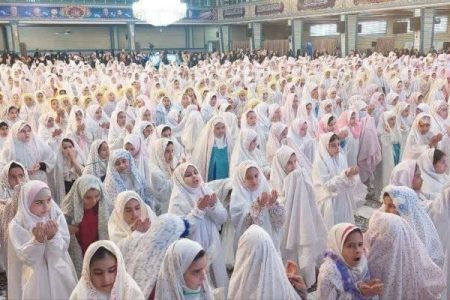 برگزاری جشن ۱۲۰۰ روزه‌ اولی‌ در بروجرد