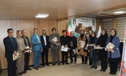تجلیل از خانواده های شهدا و ایثارگران تأمین‌اجتماعی لرستان+تصاویر
