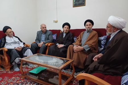 دیدار نماینده ولی فقیه در لرستان با شماری از روحانیون بروجرد