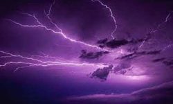 مصدوم شدن ۲ دامدار پلدختری بر اثر برخورد صاعقه