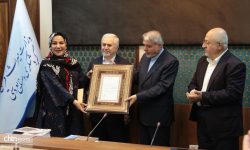 تجلیل از بانوی کنش‌گر لرستانی