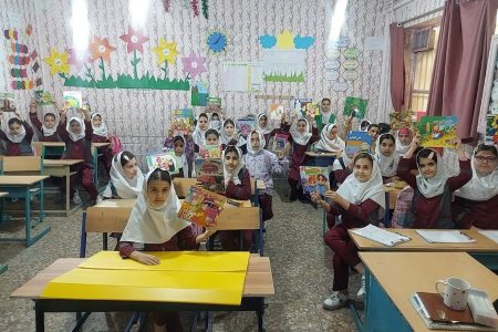 اجرای پویش اهدای «کتاب و عیدی به یک دوست خوب» در لرستان
