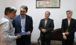 یاد معلمی که در بمباران دشمن،درس عشق و ایثار را جاودان کرد