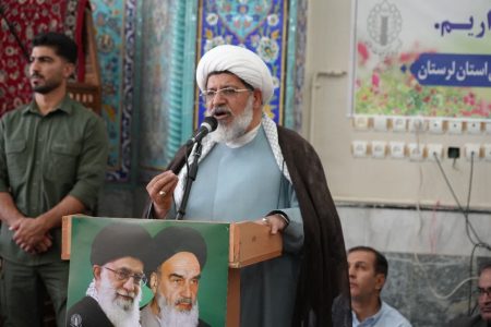 امام خمینی (ره) پرچم اسلام را در دنیا به اهتزار درآورد