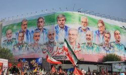 وداع مردم تهران با قهرمانان مقاومت؛تشییع پیکر ۶۰ شهید اقتدار