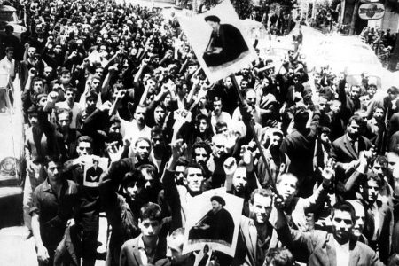 قیام ۱۵ خرداد؛تجلی حسینی بودن و پیوند انقلاب اسلامی با عاشورا