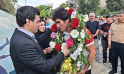 استقبال پرشور از قهرمان طلایی کشتی ساحلی جهان در خرم آباد+تصاویر