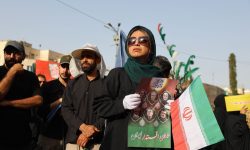 زنان خشت بنای سنگر دفاع از وطن را می‌سازند