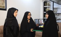 مدیرکل ارشاد لرستان با خانواده شهید «رضا رضایی» دیدار کرد