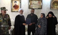 دیدار رئیس سازمان عقیدتی سیاسی ارتش با خانواده های شهدای اقتدار در بروجرد