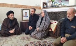 دیدار نماینده ولی فقیه در لرستان با خانواده های شهدای اقتدار در بروجرد+تصاویر