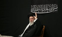 عکس|حضور امشب رهبرانقلاب در مراسم عزاداری محرم چه پیام‌هایی برای جهان ارسال کرد؟!