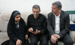 پرچم شهدا بر قله عزت ملت برافراشته است