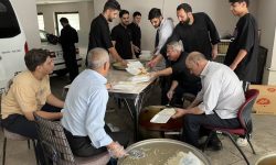 توزیع یک هزار غذای نذری بین نمازگزاران خرم‌آبادی
