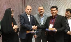 تجلیل از مدیر برتر بخش کشاورزی ازنا