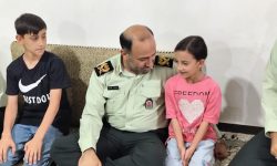 دیدار فرمانده انتظامی لرستان با خانواده شهید «جمشیدی پور»