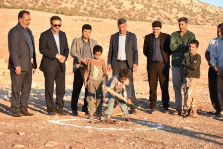کلنگ‌زنی مدرسه سه‌کلاسه خیرساز در چگنی