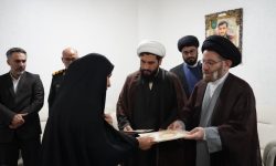 دیدار نماینده ولی فقیه در لرستان با دو خانواده شهیدجنگ ۱۲ روزه