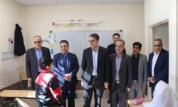 اهدای بسته‌های کمک‌آموزشی بانک مهر ایران به دانش‌آموزان مناطق کم‌برخوردار لرستان
