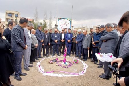 کلنگ زنی مدرسه ۱۲ کلاسه خیرساز در بروجرد