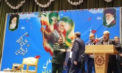 تجلیل از فرمانده سپاه عشایری لرستان در رویداد «اتحاد مقدس»