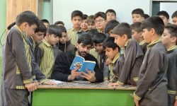 معلمی که افق می‌گشاید