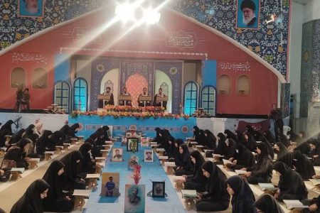پخش برنامه زنده «محفل انس با قرآن کریم» از شبکه لرستان