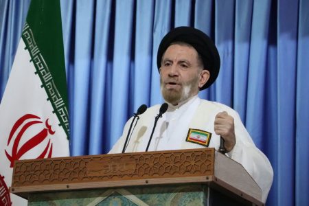 هوشیاری ملت و آمادگی نیروهای مسلح سد راه نفوذ دشمن است