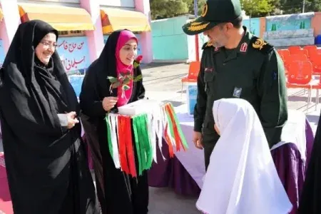۴۴ فرزند شهید لرستانی تا مدرسه بدرقه شدند