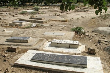 «قبرستان‌سازی» در حریم جاده ممنوع؛ برخورد قانونی با متخلفان در لرستان