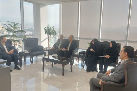 پرداخت اعتبارات مصوب سفر رئیس جمهور و طرحهای بزرگ اقتصادی لرستان توسط بانک تجارت