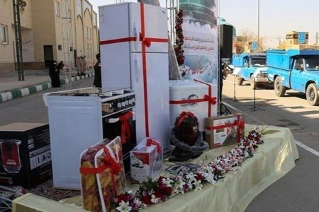 اهدای ۴۰۰ سری جهیزیه بین نوعروسان امداد لرستان