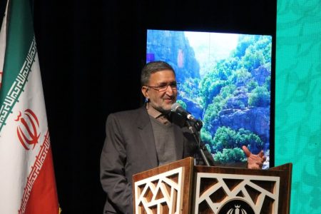 شاعران لرستان در تراز ملی هستند