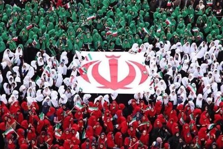 سرودهای انقلابی در محلات خر‌م‌آباد طنین‌انداز می‌شوند