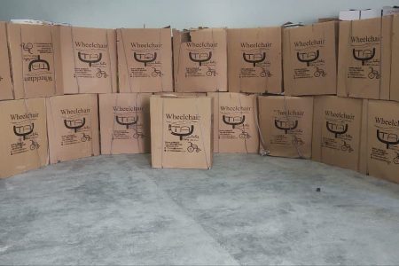 اهدای ۲۰ ویلچر به بانک امانات هلال‌احمر لرستان
