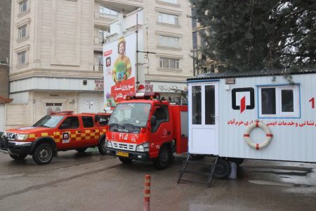 استقرار نیروهای آتش نشانی در محل اسکان مهمانان نوروزی