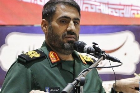 هنرمندان واقعی شهدا هستند