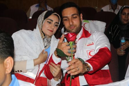 آغاز زندگی مشترک ۲۵ زوج در جمعیت هلال احمر لرستان+تصاویر