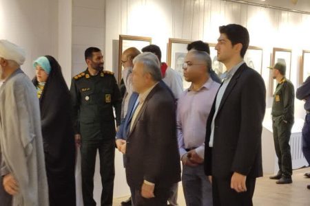 نمایشگاه نقاشی «به رنگ آسمان» در ازنا افتتاح شد.