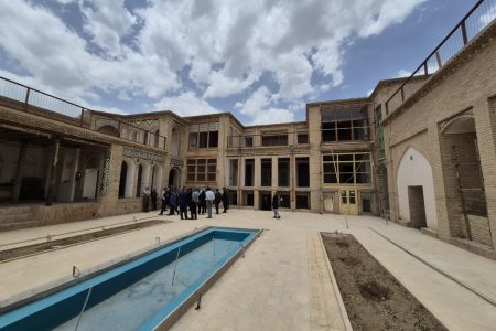 گردشگری و بوم‌گردی باید در لرستان توسعه یابد