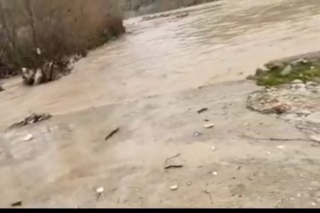 فیلم|وضعیت پل روستای”مراد آباد گل گل” دلفان پس از بارندگی