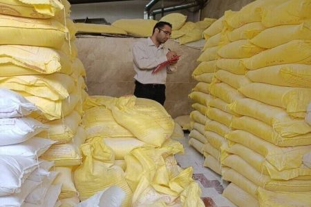 انبار احتکار ۱۸ تن گندم در دلفان کشف شد